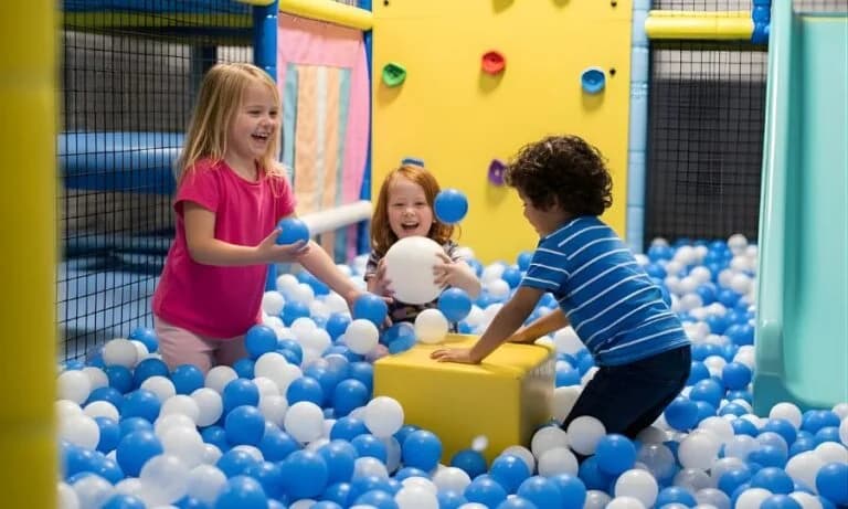 Cumpleaños infantil en el parque de bolas Gomiballs Elche